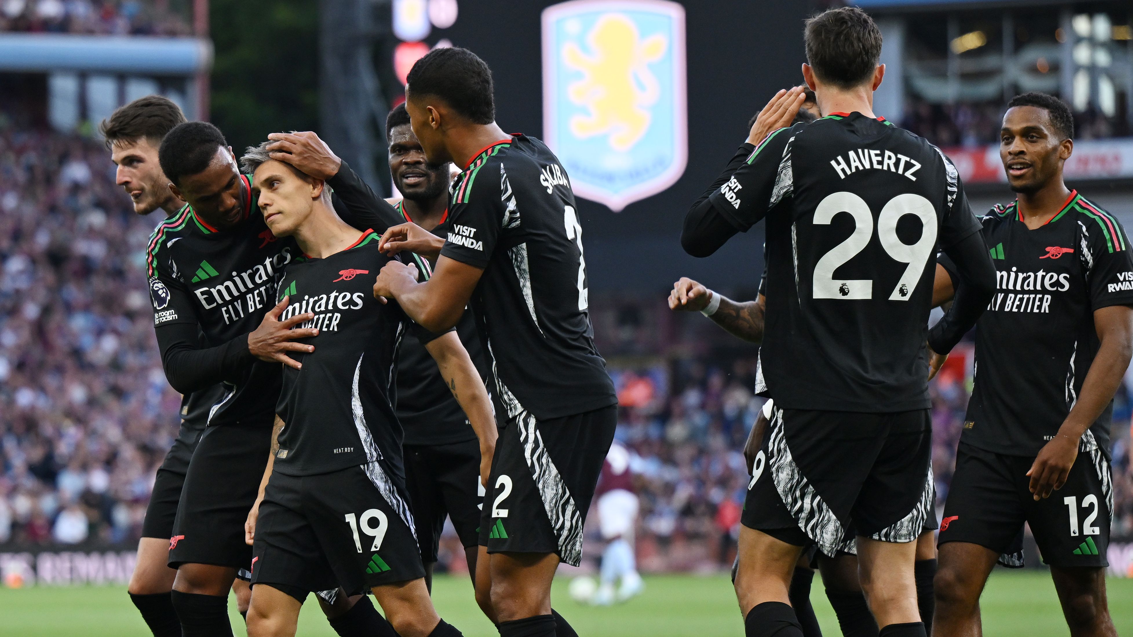 包含阿森纳发布备战花絮;集结日单刀错失;英超任务艰巨;赛程密集仍需轮换的词条 包含阿森纳发布备战花絮;集结日单刀错失;英超任务艰巨;赛程密集仍需轮换的词条