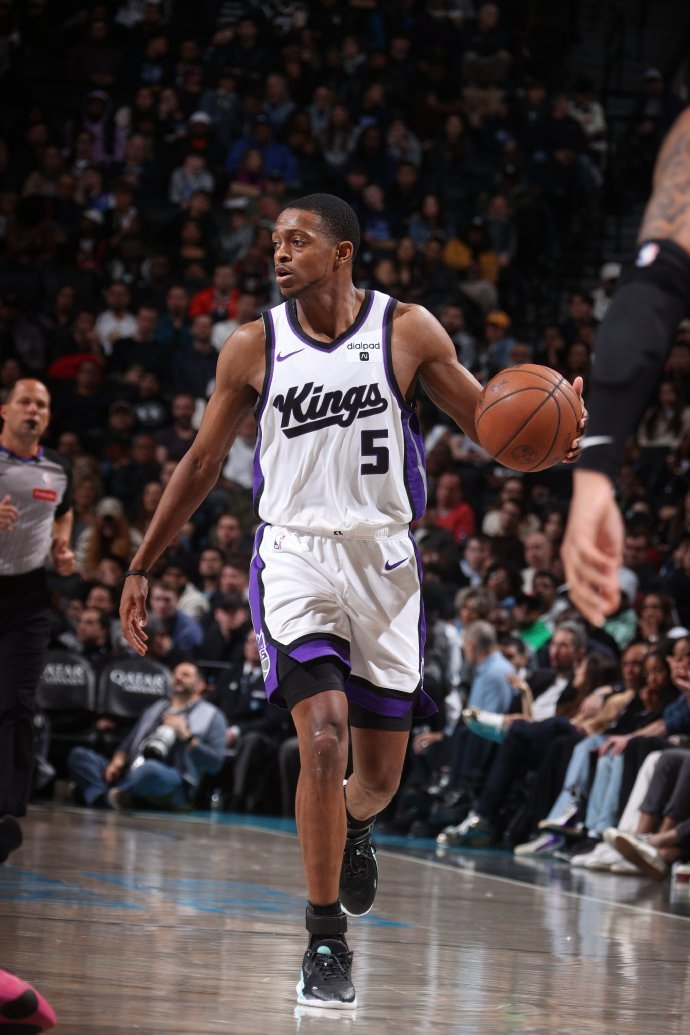 转折点！萨克拉门托国王状态回暖，欧联国际比赛日攻防权衡，底气十足，训练强度明显提升的简单介绍