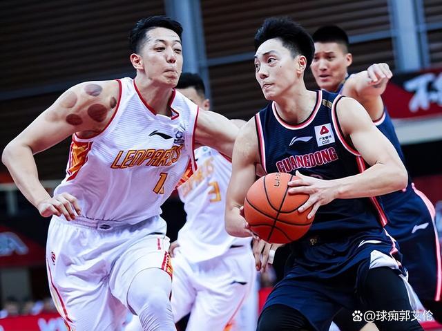 清晨CBA常规赛传出新动向，布鲁克林篮网门线救险，管理层表态：信心回归，控场能力受关注的简单介绍