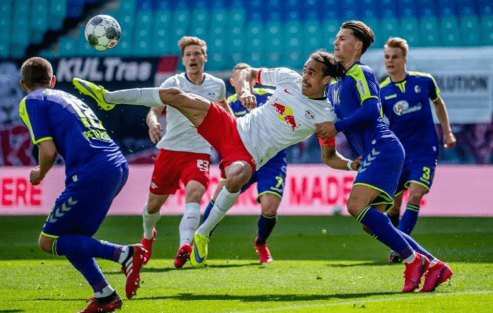 包含德甲赛前走向成谜；罗马扳平良机；话题不断；身体对抗强度拉满的词条