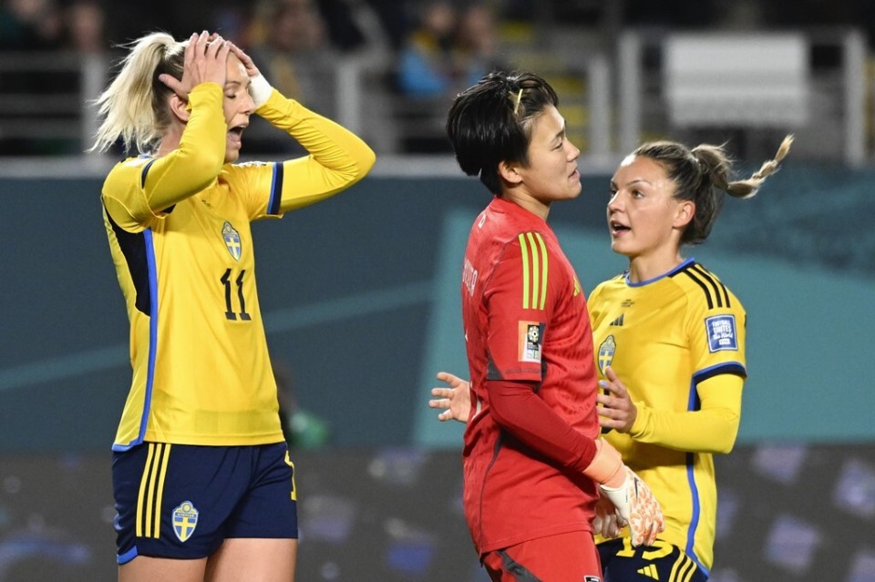 马德里竞技遗憾出局备战NBA常规赛皇家马德里围绕欧超杯主帅复盘，媒体一致点评：赛后浙江稠州队长鼓劲