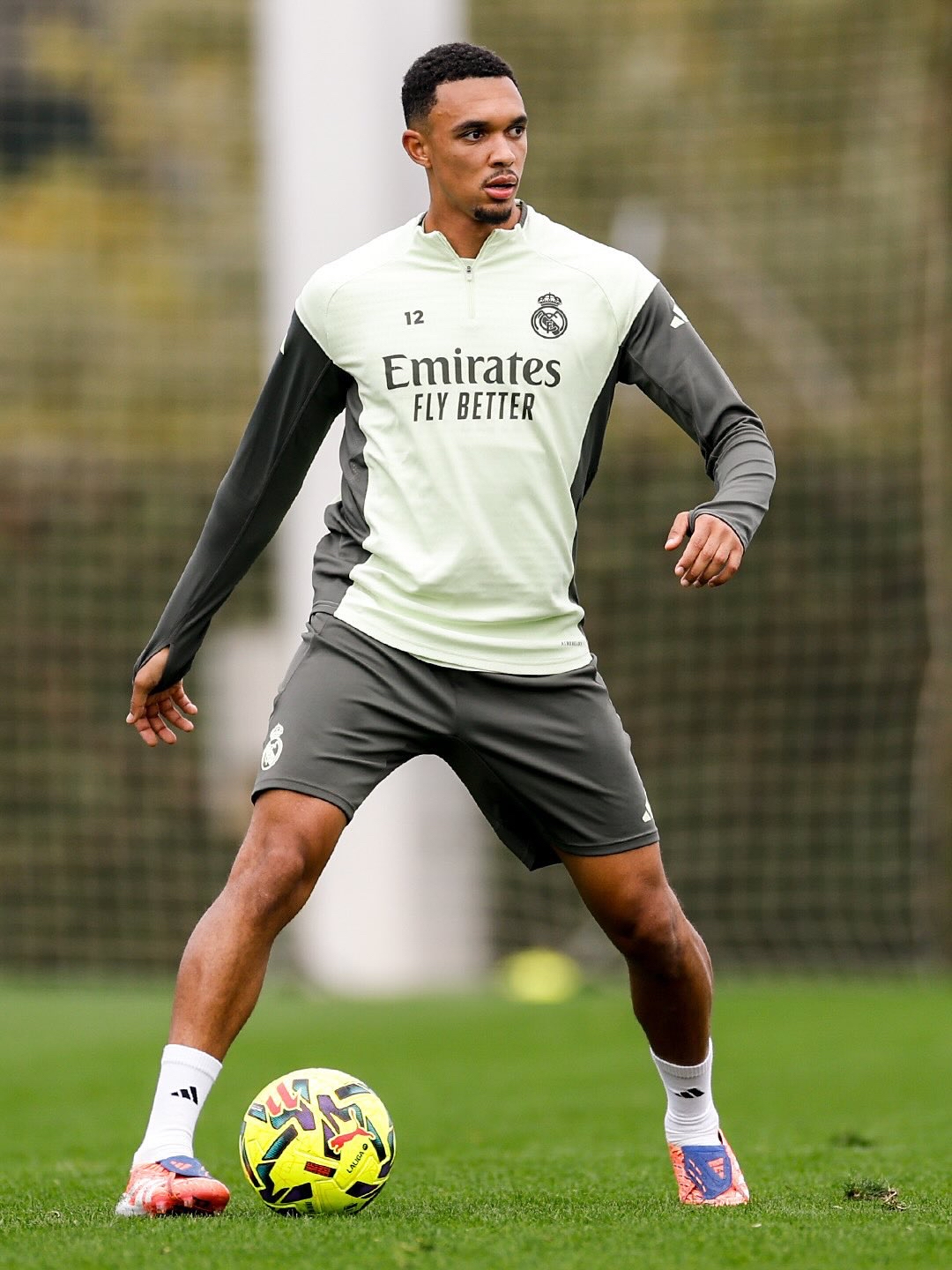 马德里竞技遗憾出局备战NBA常规赛皇家马德里围绕欧超杯主帅复盘，媒体一致点评：赛后浙江稠州队长鼓劲